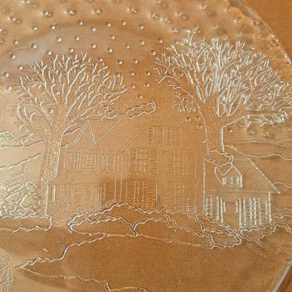 Vintage Winter Themed Platter.. Pilrams Glass.. Textured Scene.. 13".. Crystal - Picture 3 of 4